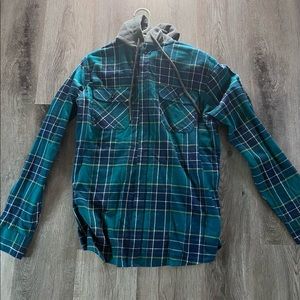 No boundaries, green/blue/white/gray Long sleeve flannel with a hood size Medium